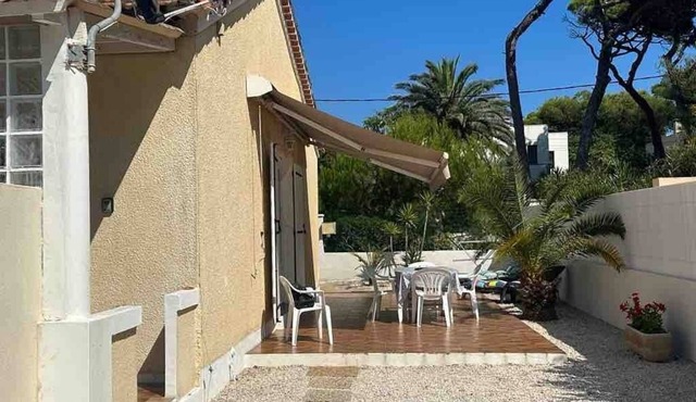 Beach house with enclosed garden