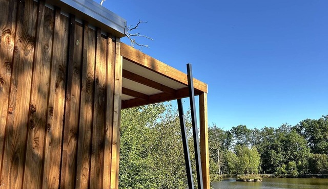 Chalet-Panoramic-Ensuite with Shower-Lake view