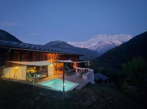 Chamonix Valley, Sleeps 12, Pool, Gym, Spa, Sauna
