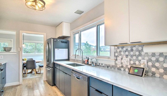 Charming Colorado Springs Getaway w/Hot Tub!