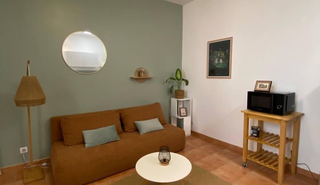 Charming, newly renovated apartment in a beautiful neighborhood of Nîmes