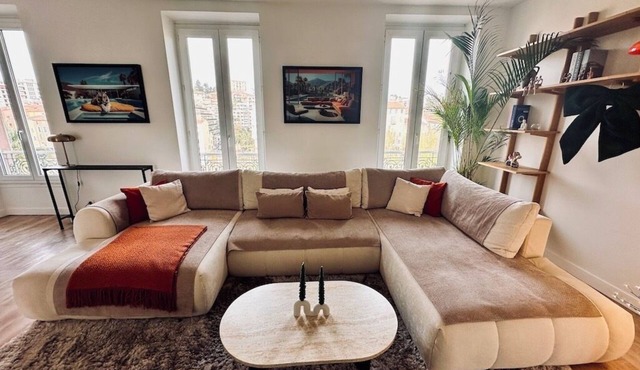 Cosy and spacious 3p, nice view, town center, Wifi, AC, close to the sea