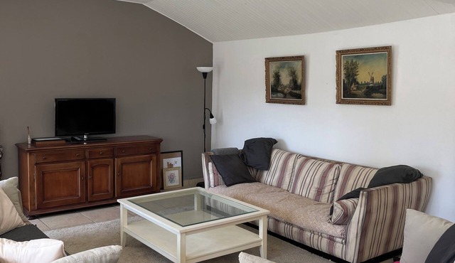 Dependency rental in the countryside between land and sea, ideal for families!