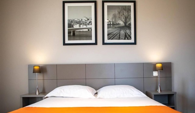 Elegant Double Room Perfect for Exploring Lyon’s Dock Area
