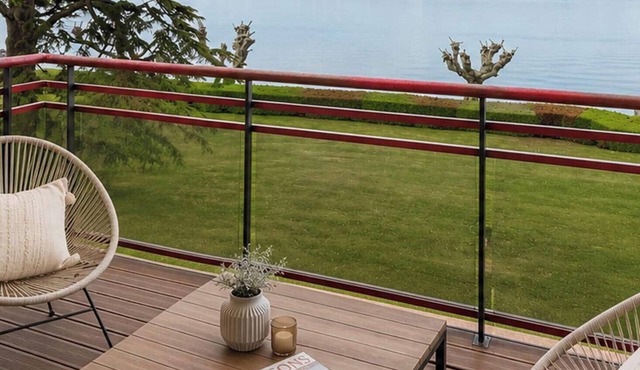 Exceptional duplex with lake view and direct access to Lake Geneva – Between Évian and Thonon