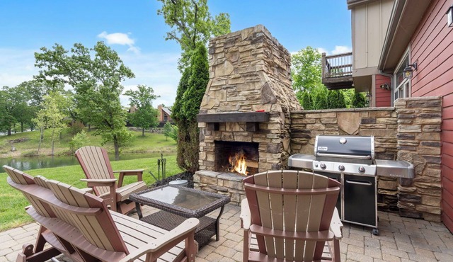 Fish, Boat & Unwind 4Bed Luxury Villa Boat Dock/Slips, Resort Pools Right on the Water!