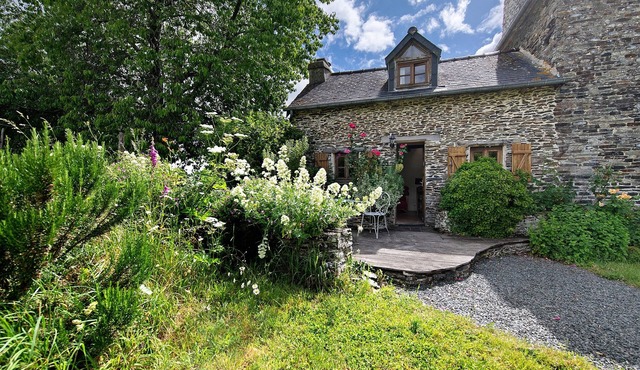 Gîte Le Petit Promenant: Private Terrace, Garden & Wi-Fi in La Bazoque