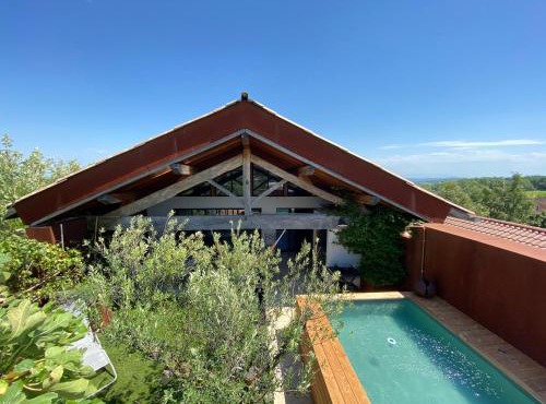 Grande Maison d'architecte avec toit terrasse, Piscine sans vis à vis et Sauna
