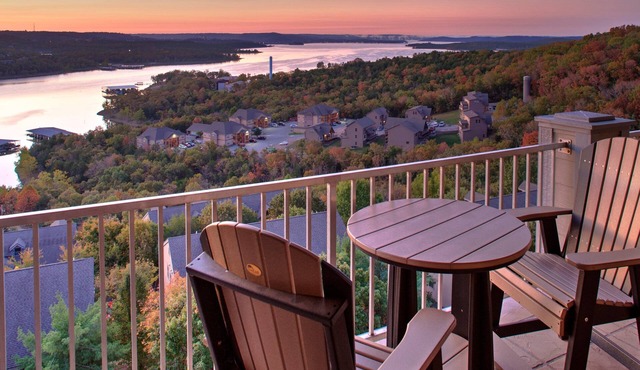 Lake View Retreat Near SDC with Free Tickets, Community Outdoor Pool & Upgraded Kitchen