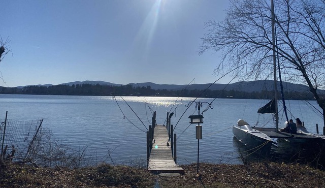 Lakefront Rustic Cottage with Direct Lake Access