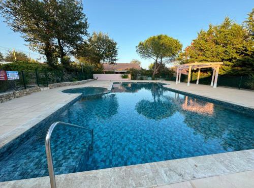 le HAMEAU DES PINS