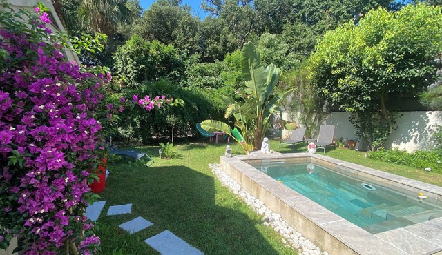 Le Mas de Fabregas: Relax in this quiet and elegant house ,400m from the beach.