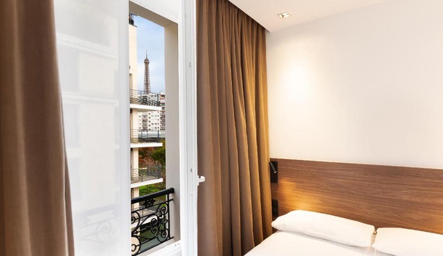 Les Suites Tour Eiffel