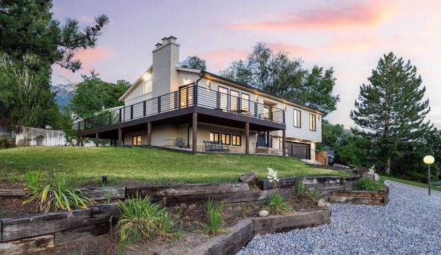 Luxe Pleasant Hill Retreat | Hot Tub | Massage*