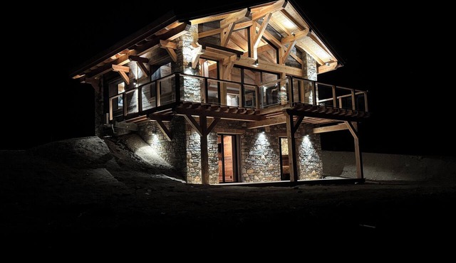 Luxury 115-square-meter chalet in a ski resort, ideal for two families (8–10 people)