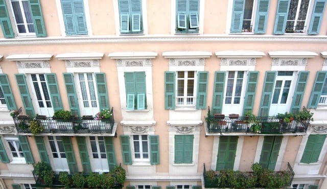 Luxury Apartment in the Heart of Nice (Sleeps up to 4) Aircon, Elevator