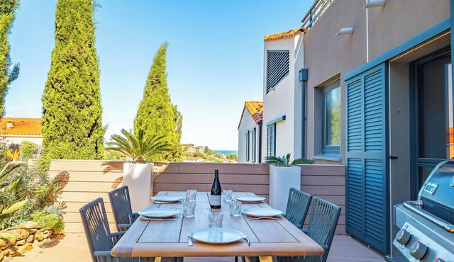 Modern villa with sea view in Collioure