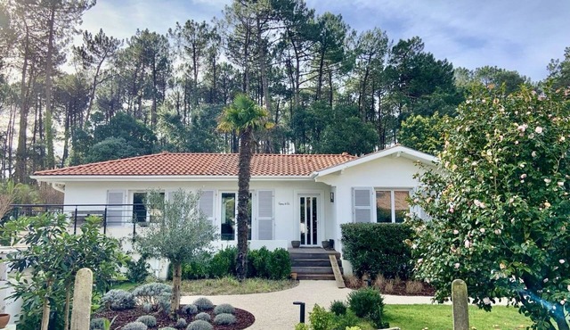 Nice Charming Villa with Swimming Pool, right by the forest, 7 min. from Beaches