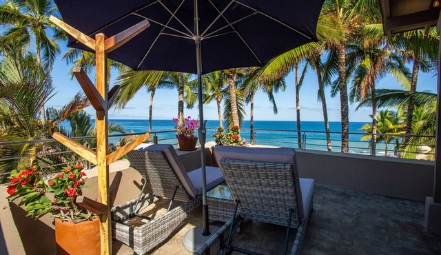 Palmar Penthouse · Casa Palmar 1 BR Oceanfront Penthouse Suite