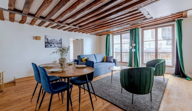 Paris 1, 3 rooms, exceptional view on St Eustache church and Les Halles gardens
