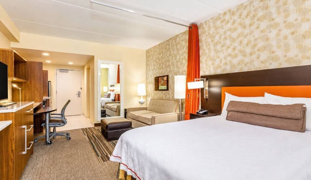 Perfect Spot for Unwinding! Indoor Pool, Pet-Friendly Property, Free Breakfast!