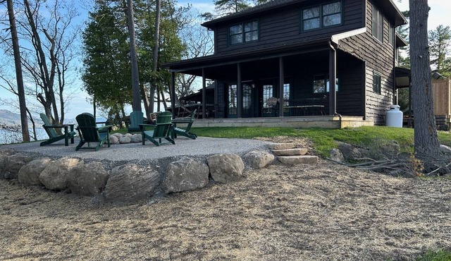Pinecrest Lodge; Lakefront Retreat in the Waltonian Islands Hague on Lake George