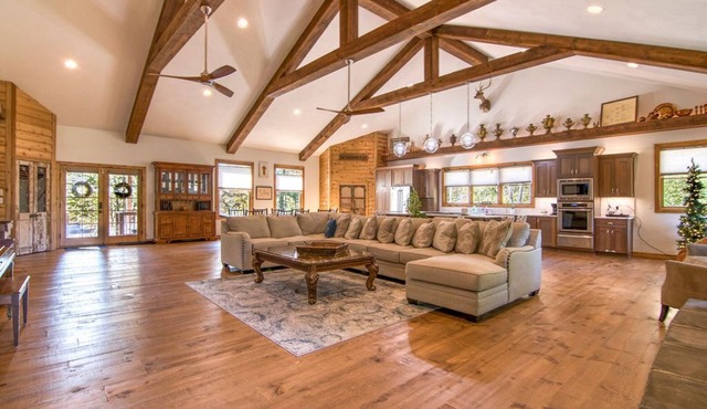 Private Home with Vaulted Ceilings, Gourmet Kitchen, Hot Tub, Car Charger & Community Pool