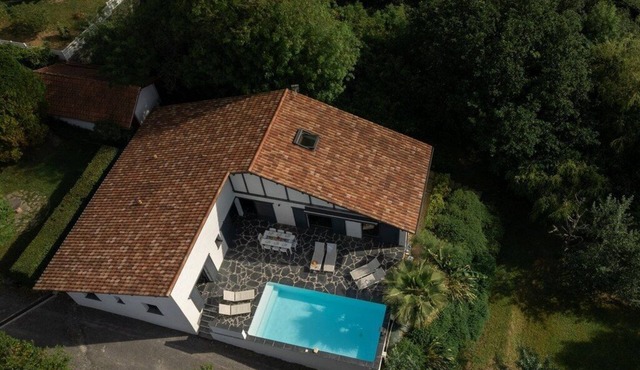 🤩 PROMO JULY VILLA BEHERENA 16pers. swimming pool, terrace, garden, ocean at 600m.