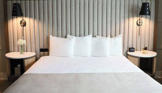 Riverside Hotel | King | Heated River Pool, Water Taxi Stop | 2 Units