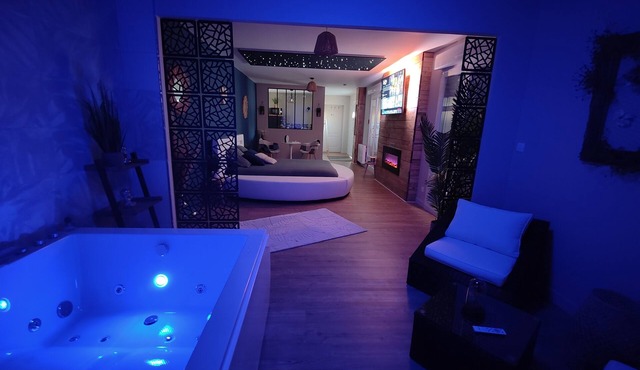 Romantic gite with SPA and starry sky La Maison du Bonheur