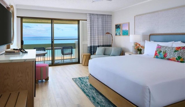 Seaside Accommodations! Minutes Away from Blue Hawaiian Helicopter, Pool