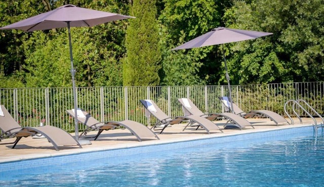 Spacious Accommodations for Families & Groups, Pool, Scenic Views