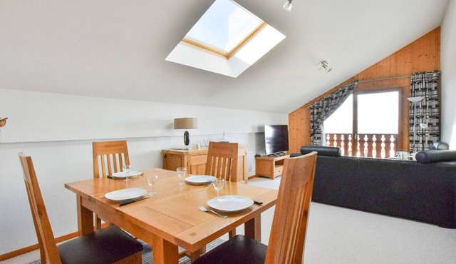 Spacious apartment near slopes with balcony and parking