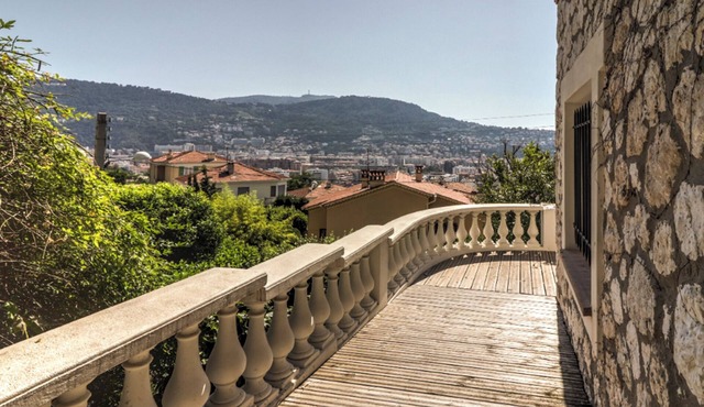 Spacious villa, fully adapted to PMR standards in the heart of town