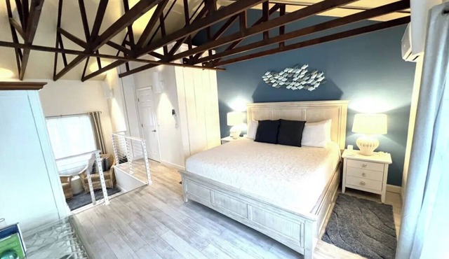Starfish Room — Coastal Luxury & Romantic Comfort at Mar Bella