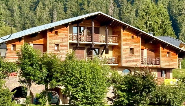 Studio Apartment '4 - La Bruyère' with Mountain View, Shared Garden and Wi-Fi