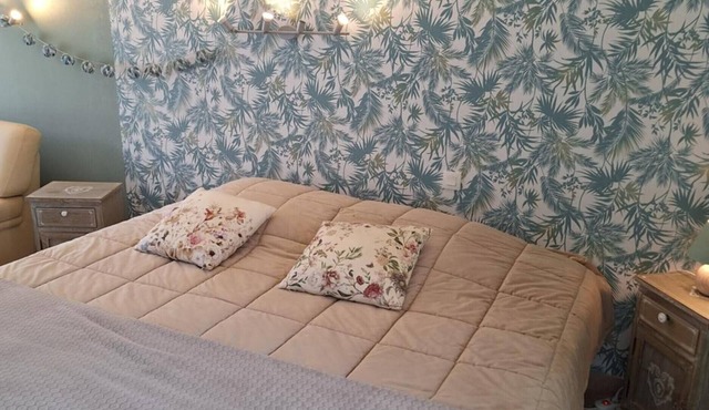 Studio "Du Meslay - Fyé" with Private Terrace, Shared Garden and Wi-Fi