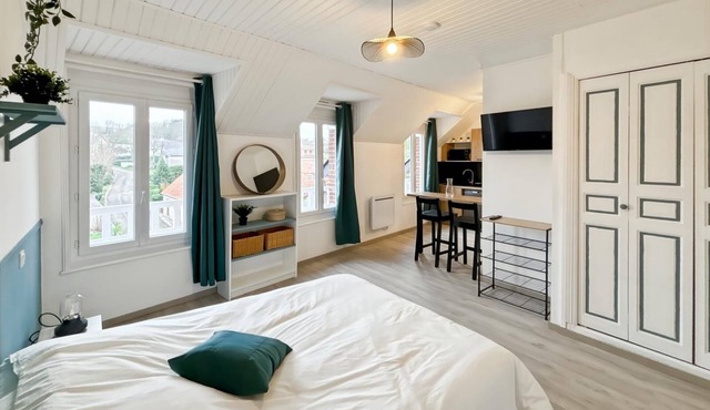 Studio Horizon Bleu (5-minute walk from the sea)
