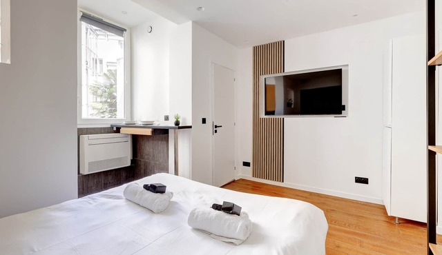 Studio moderne et climatise aux Champs-Elysées