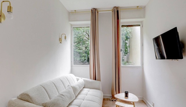 TBS 162 - Superb studio near Trocadero
