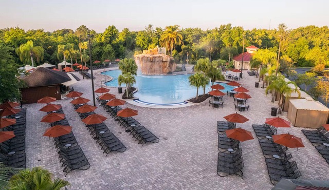 This Place Has Everything for a Great Trip! 2 Units with Kitchen, Outdoor Pool!