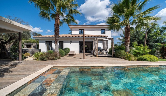 Villa “Eden Balinais” with Private Pool, Wi-Fi, and Air Conditioning