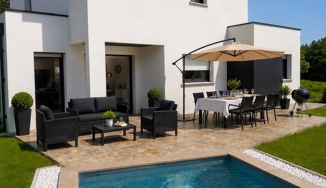 Villa l'oeil de l'horizon with swimming pool