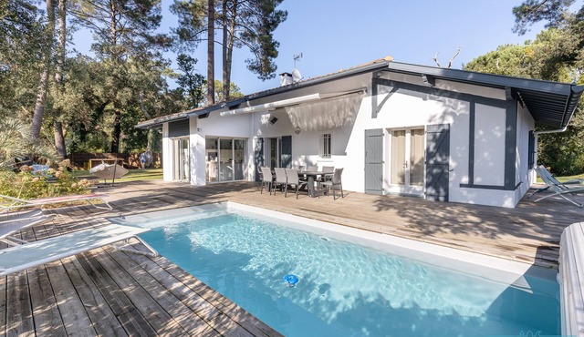 Villa Takamira - heated pool and spacious garden close to Golf and Beaches