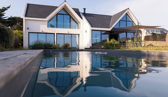 Villa with pool, ocean view