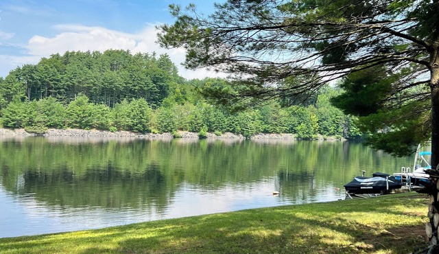 Waterfront Adirondack Cabin, Private Hudson River Access & Fire Pit
