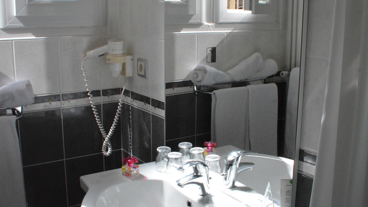 Photo of Bathroom in Saint-Geniez-d'Olt