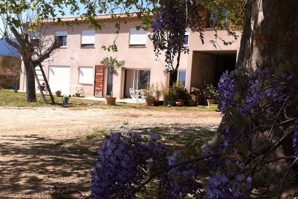 Photo of Outdoor in Puget-Ville