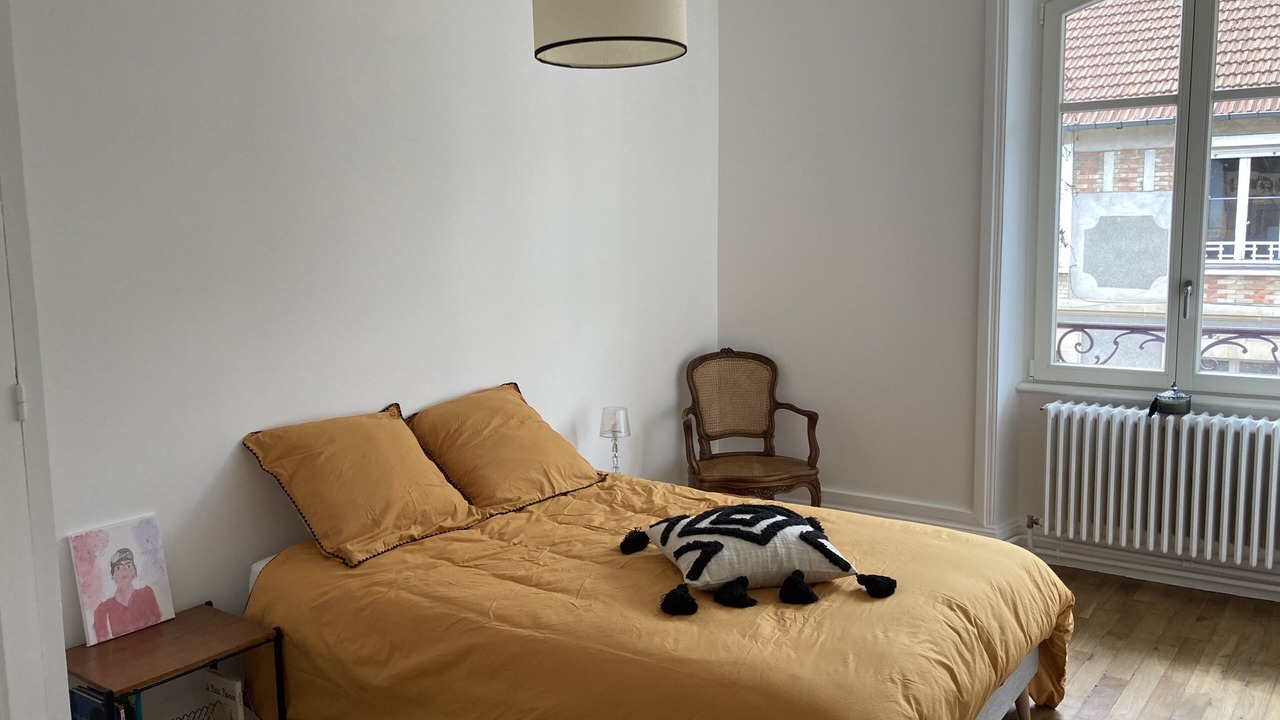 Photo of Bedroom in Poincare - Foch - Anatole France - Croix de Bourgogne