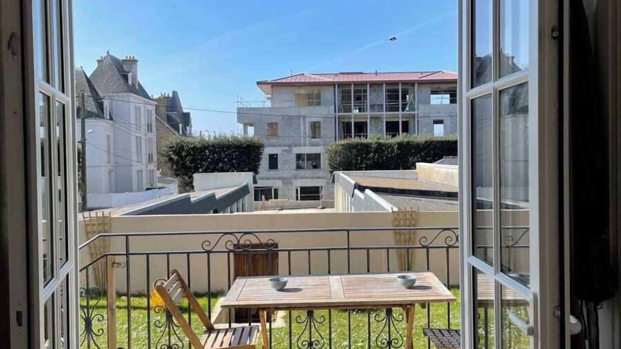 Photo of Patio Balcony in Parame